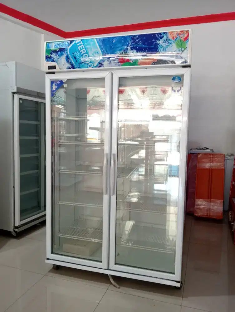 Showcase 2 pintu like new merk sanden intercool 1000L