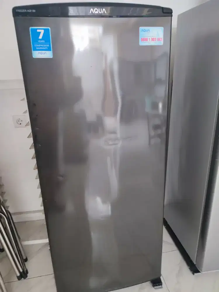 Freezer Berdiri (Standing Freezer) Aqua seri AQF-S6
