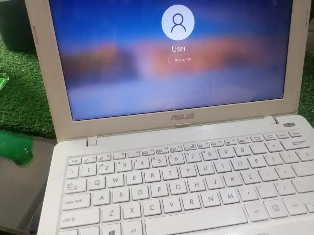 Laptop Asus cute 11.6' 112 Gb ssd