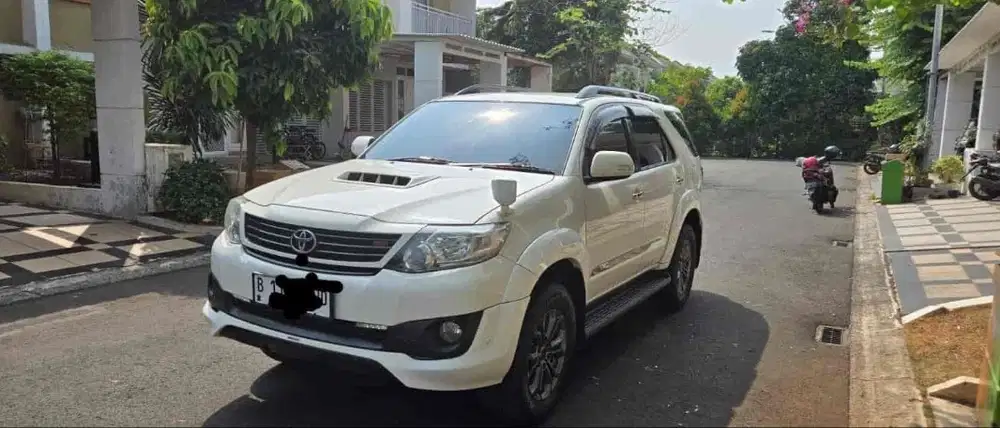 Dijual Mobil Fortuner 2013 VNT TRD