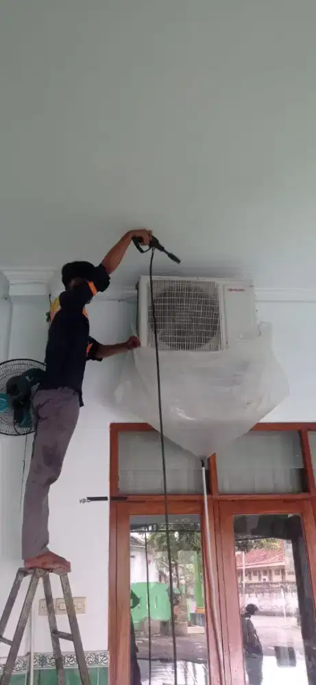 SERVICE AC PANGGILAN – HARGA BERSAHABAT, TEKNISI BERPENGALAMAN