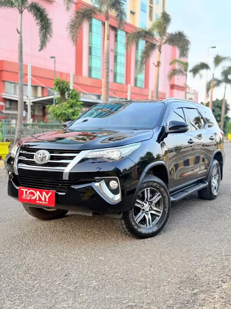 Toyota Fortuner Diesel 4x4 AT 2018 Hitam