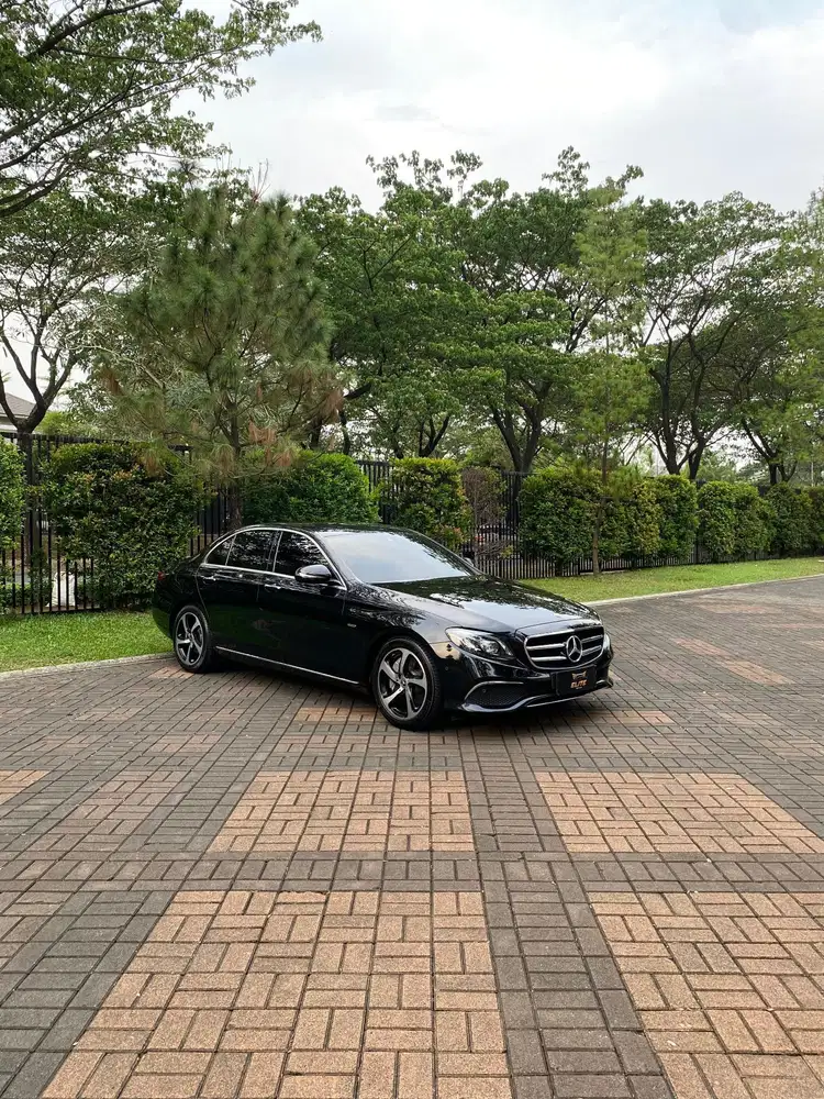 Mercedes Benz E300 Sport Style 2021 NIK 2020