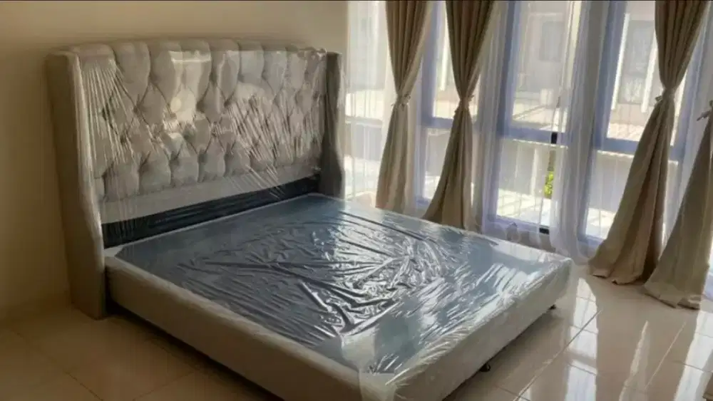 Divan Modern Ukuran 200×180 Kodisi Good