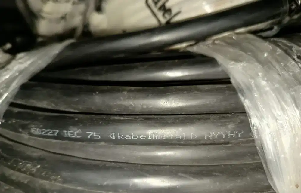 Kabel metal nyyhy 8x1,5