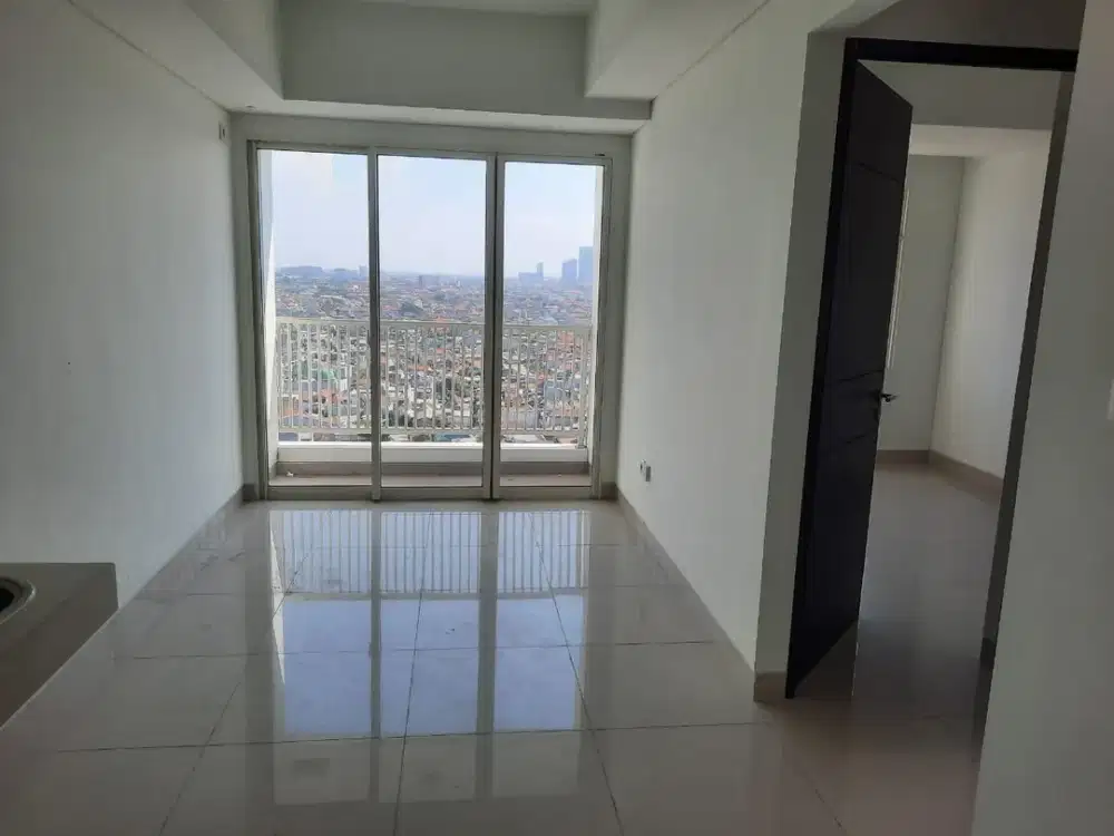 DIJUAL Apartement di Lantai 18 Like New Belum Pernah di Huni di Klaska, Surabaya