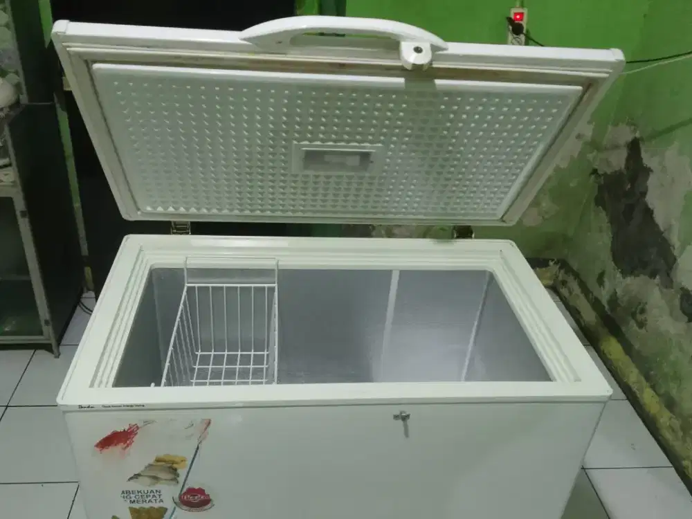 Freezer 200L pemakaian belum setahun