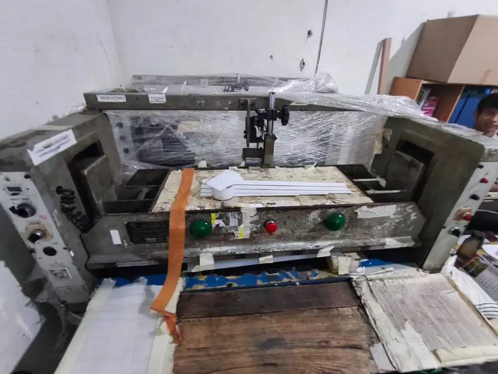 Mesin Cutting Bekas Produksi Bulu Mata