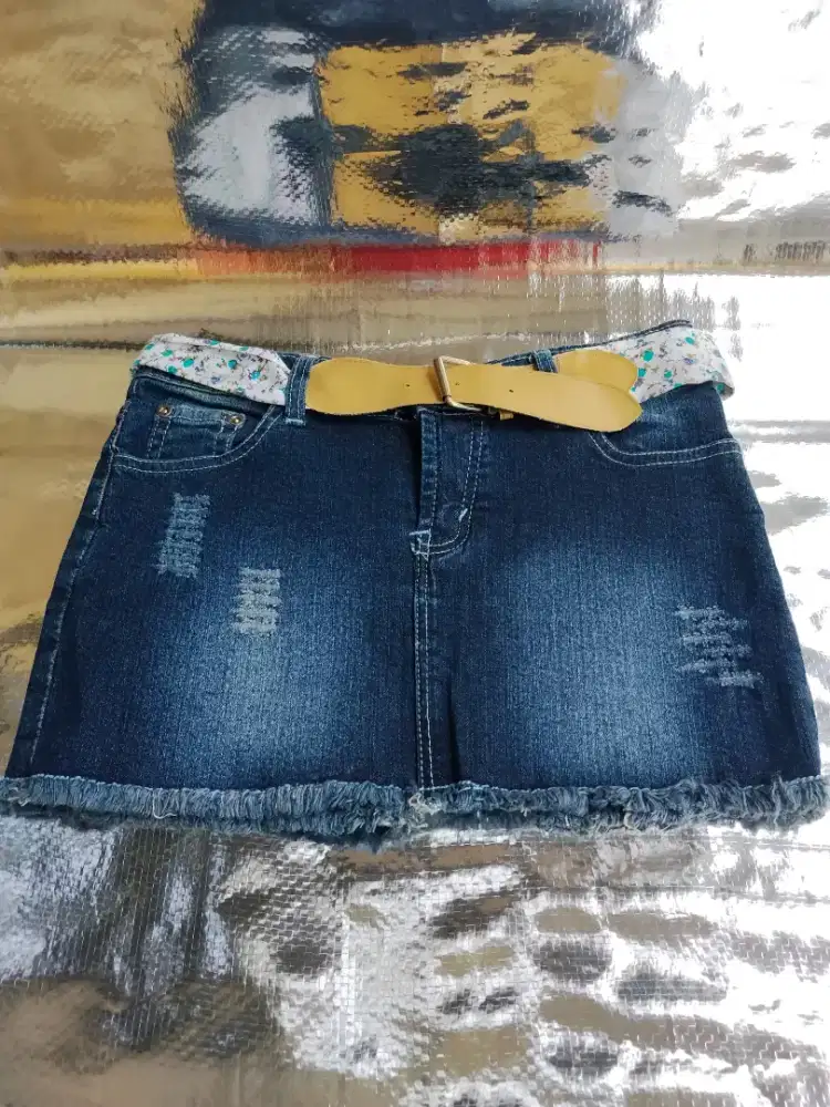 Rok pendek wanita