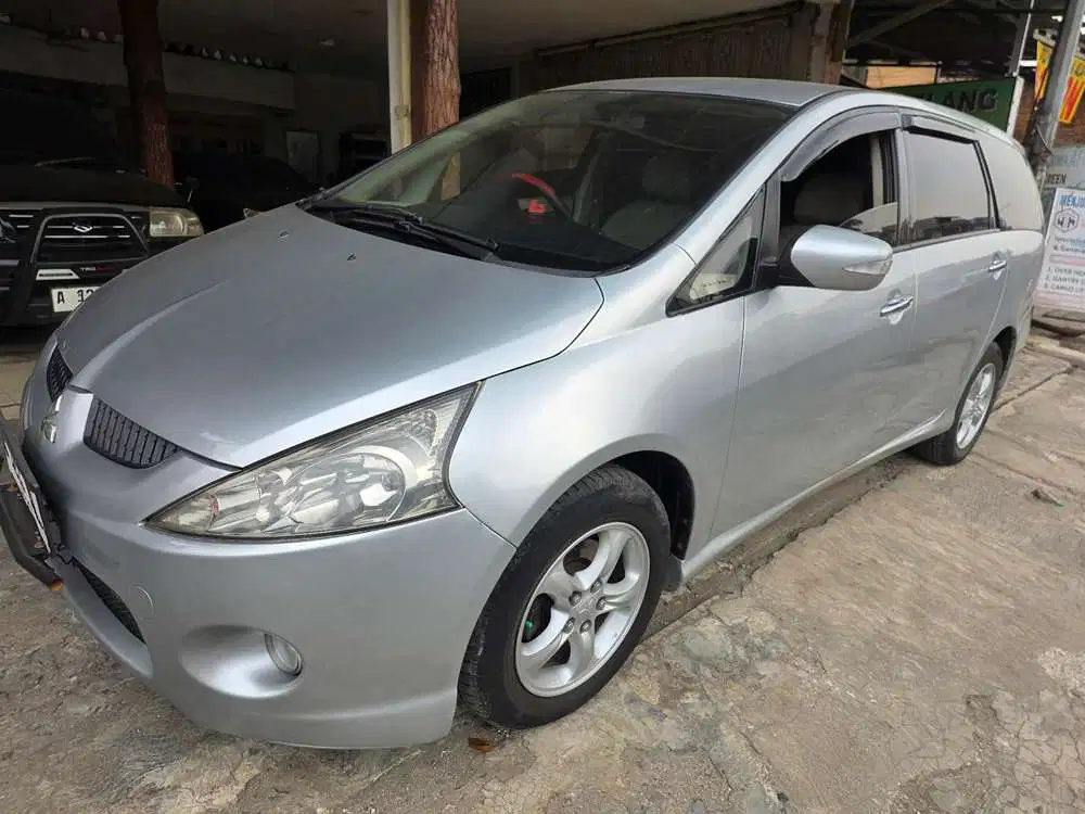 Mitsubishi Grandis 2008 Bensin