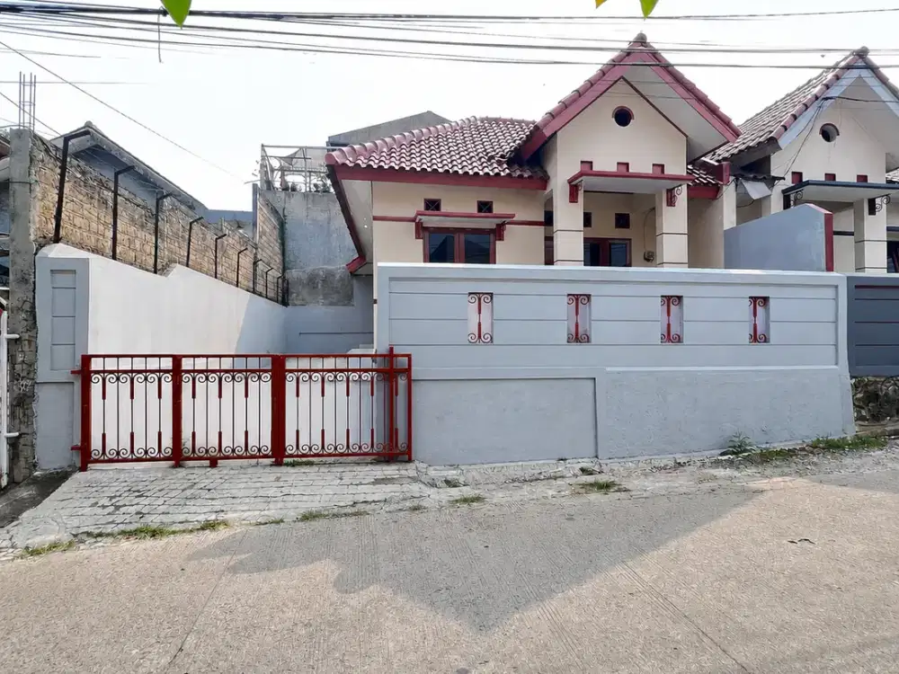 DIJUAL RUMAH DENGAN LUAS TANAH 126 m2 HARGA MURAH DIDEPOK TIMUR