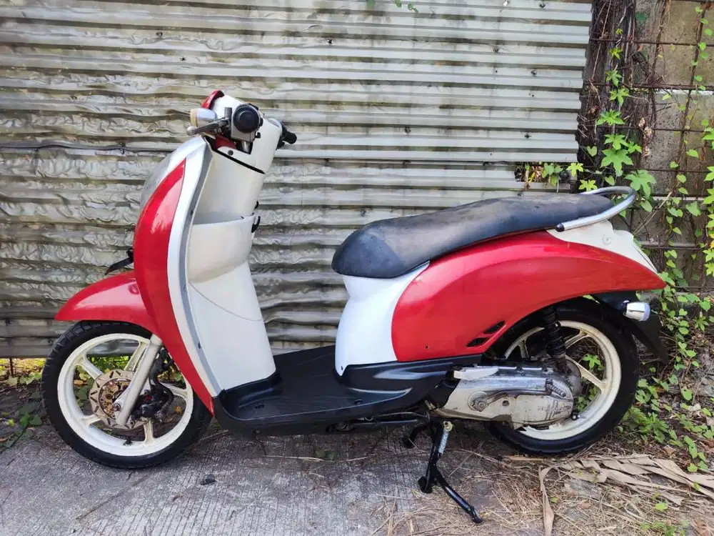 Honda Scoopy tahun 2011 (Pajak Hidup)
