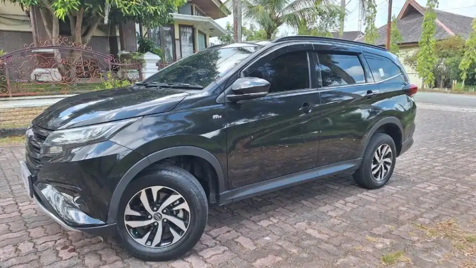 Like New Toyota Rush 1.5 G Bensin-AT 2023 Hitam KTZI