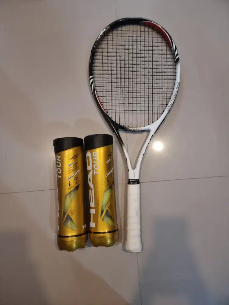 Raket Wilson Putih plus Bola 2 tabung