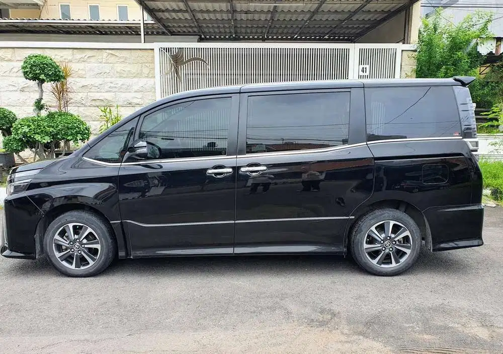 Toyota Voxy 2020 Bensin