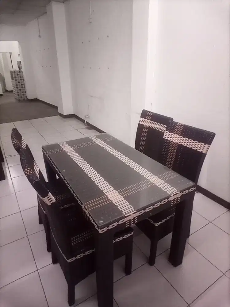 Jual Satu set meja kursi