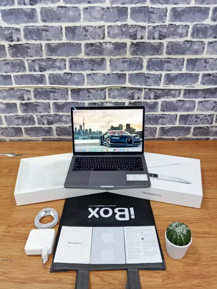 Jual Cepat!! MacBook Pro Retina 13 2018 Core i5, RAM 8 GB, SSD 512 GB