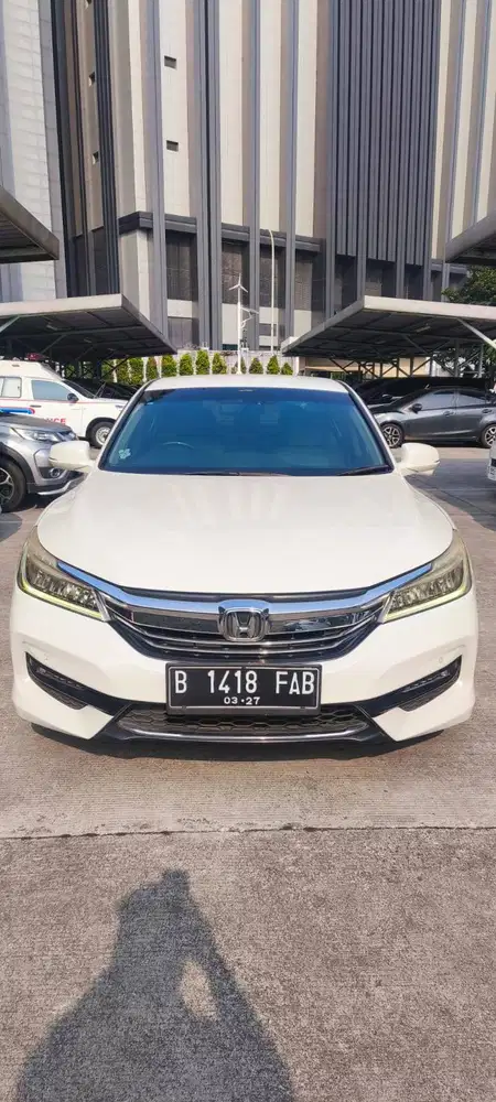MOBIL HONDA ACCORD TAHUN 2016
