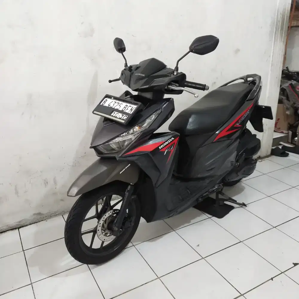 Honda Vario 125 OLD 2015 Orisinil lengkap Bagus Mesin Aluss