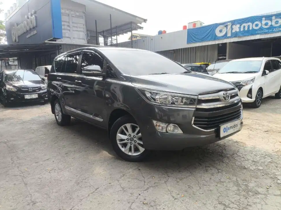 LOW DP Toyota Kijang Innova 2.0 V Bensin-AT 2017 UIV
