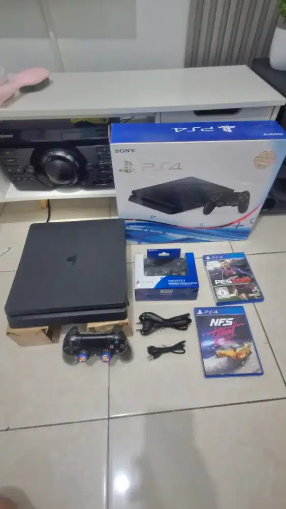PS4 SLIM ORI 1TB EX GARANSI INDO SERI 22 bisa tuker nintendo