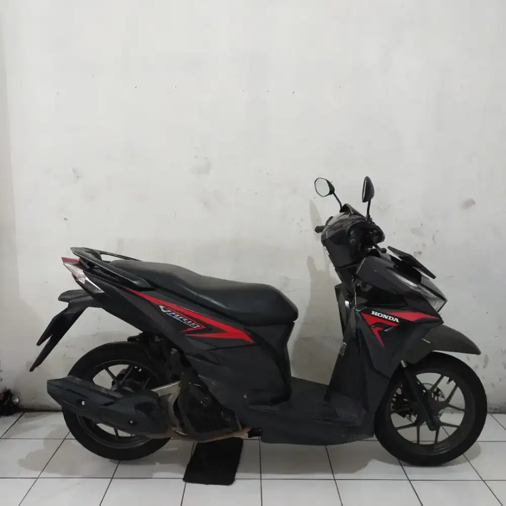 Honda Vario 125 OLD 2015 Orisinil Bagus lengkap Mesin Cakep