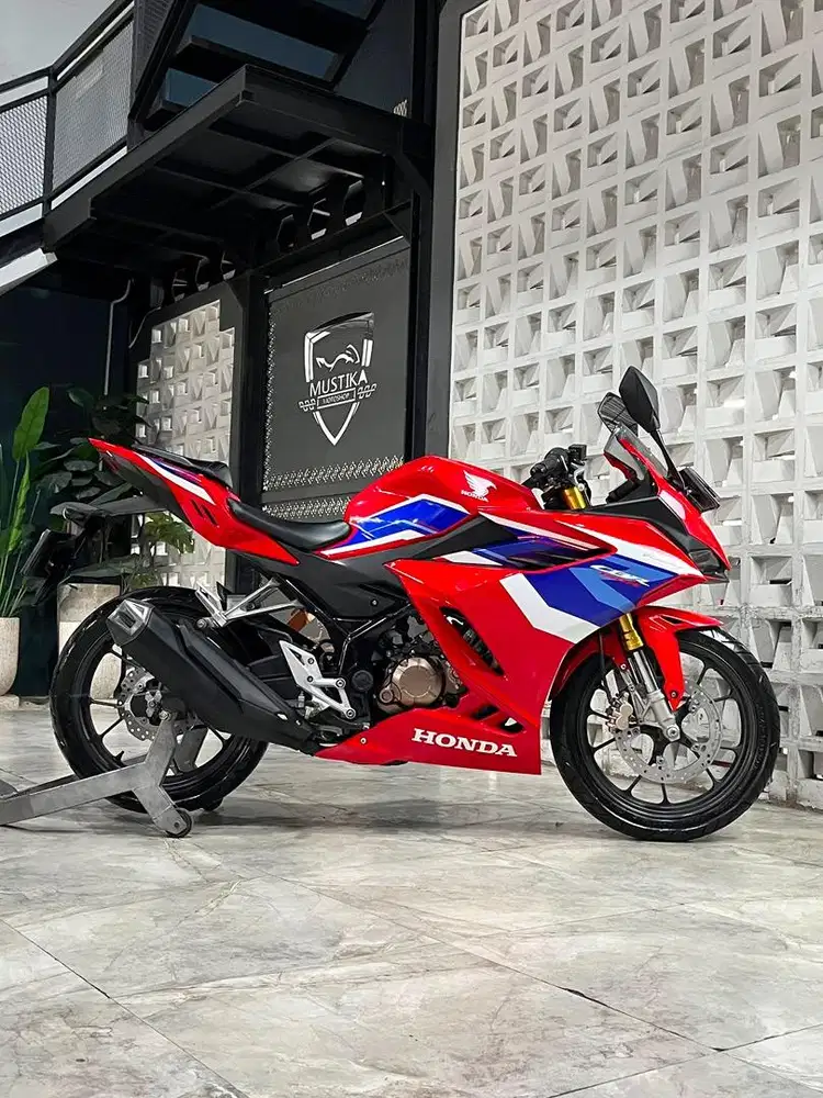 Stok Terbatas!!Honda CBR 150 th 2023 - Ayu Mustika