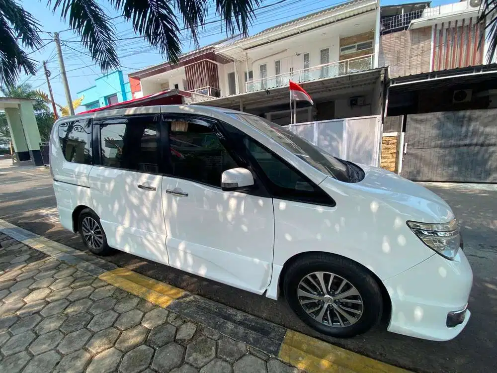 Nissan Serena 2015 Bensin