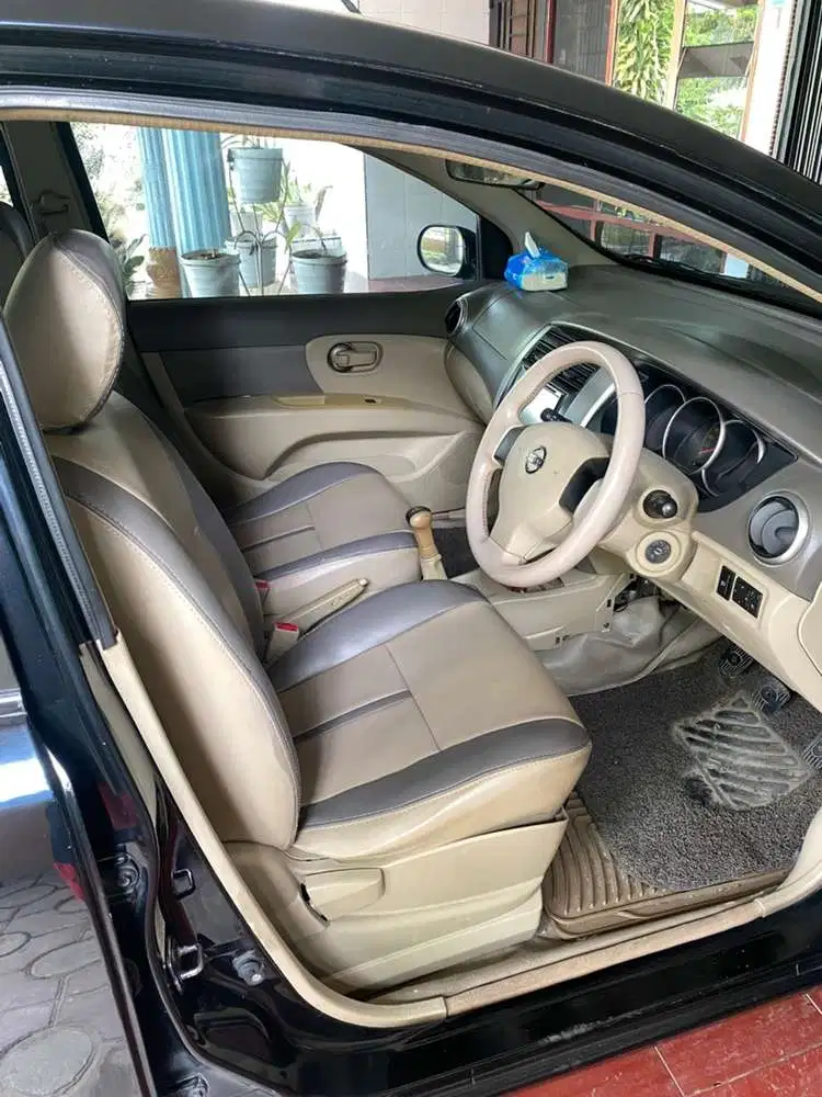 Nissan Grand livina 2009 Bensin