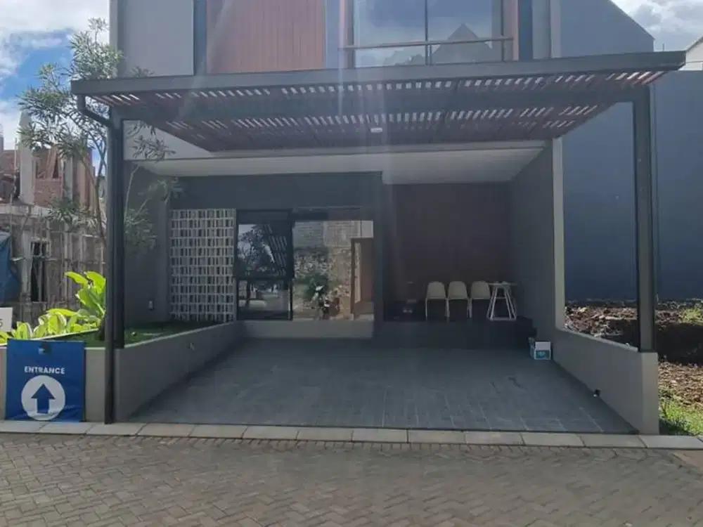Rumah baru 2 Lantai di Komplek Elite Setraduta