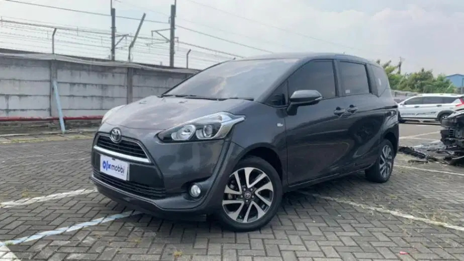 Toyota Sienta 1.5 V Bensin-AT 2019 Abu