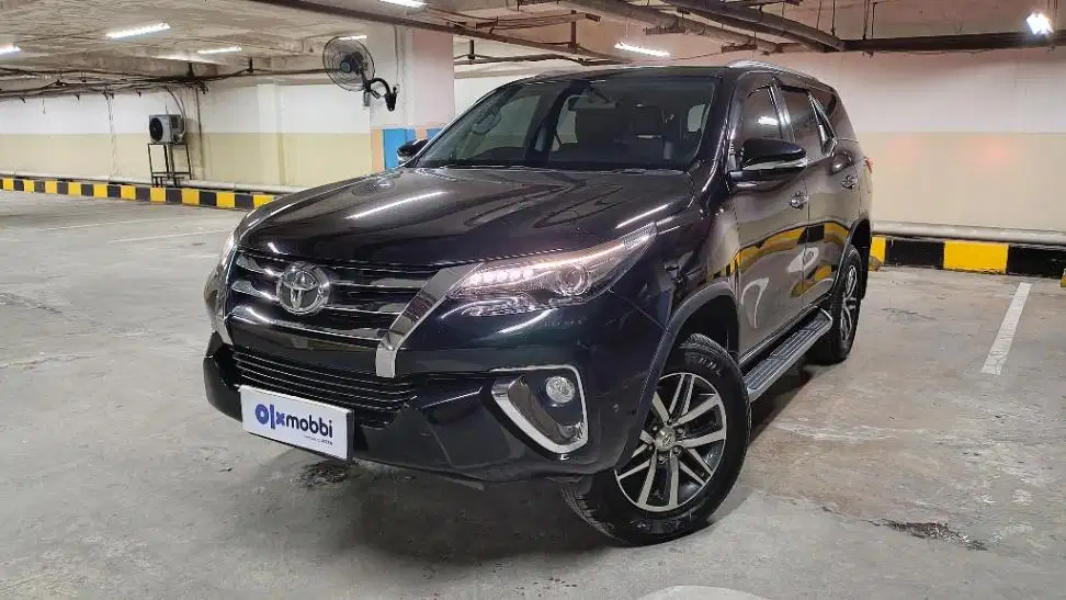 DP MURAH Toyota Fortuner 2.4 4x2 VRZ Solar-AT 2016 Hitam C3AVE