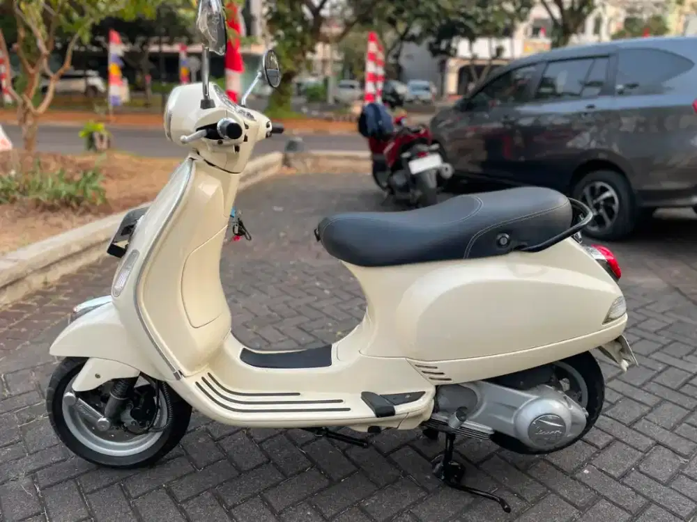Vespa LX 150 2011 Pajak Panjang
