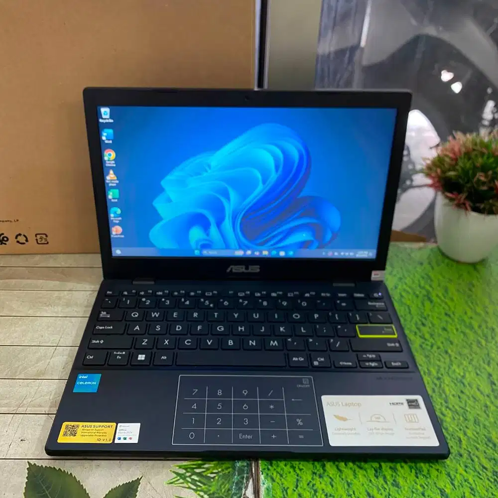 New ASUS Vivobook E210KA Celeron N4500 8GB 128GB 12 HD Windows 11