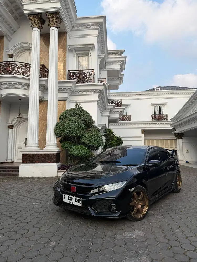 Honda Civic HB 1.5 E Turbo Tahun 2019 Hitam AT