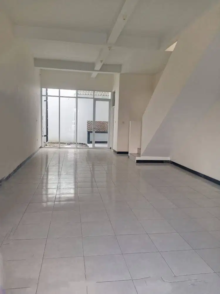 Disewakan Ruko 3 Lantai di Taman Kopo Indah TKI 5