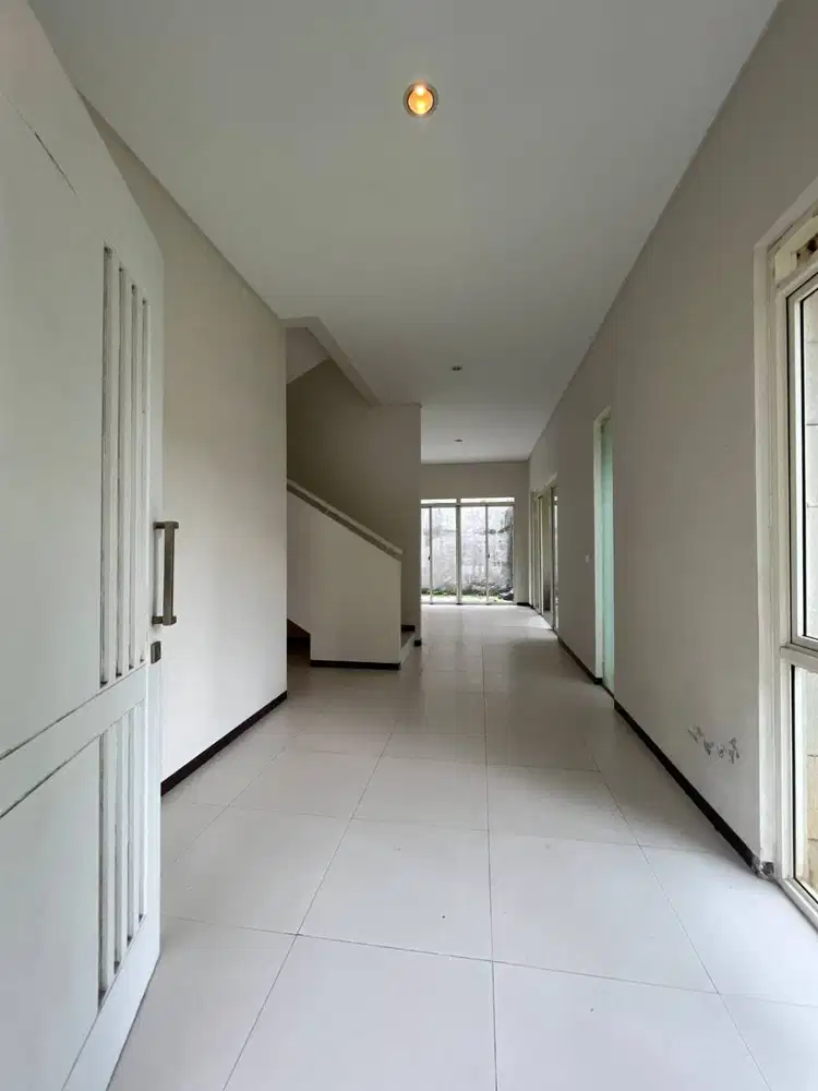 Dijual Rumah Hook di Kota Baru Parahyangan