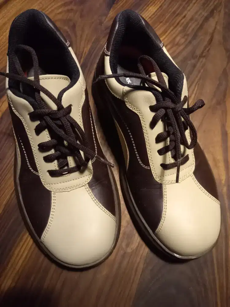 Sepatu Vintage No 40