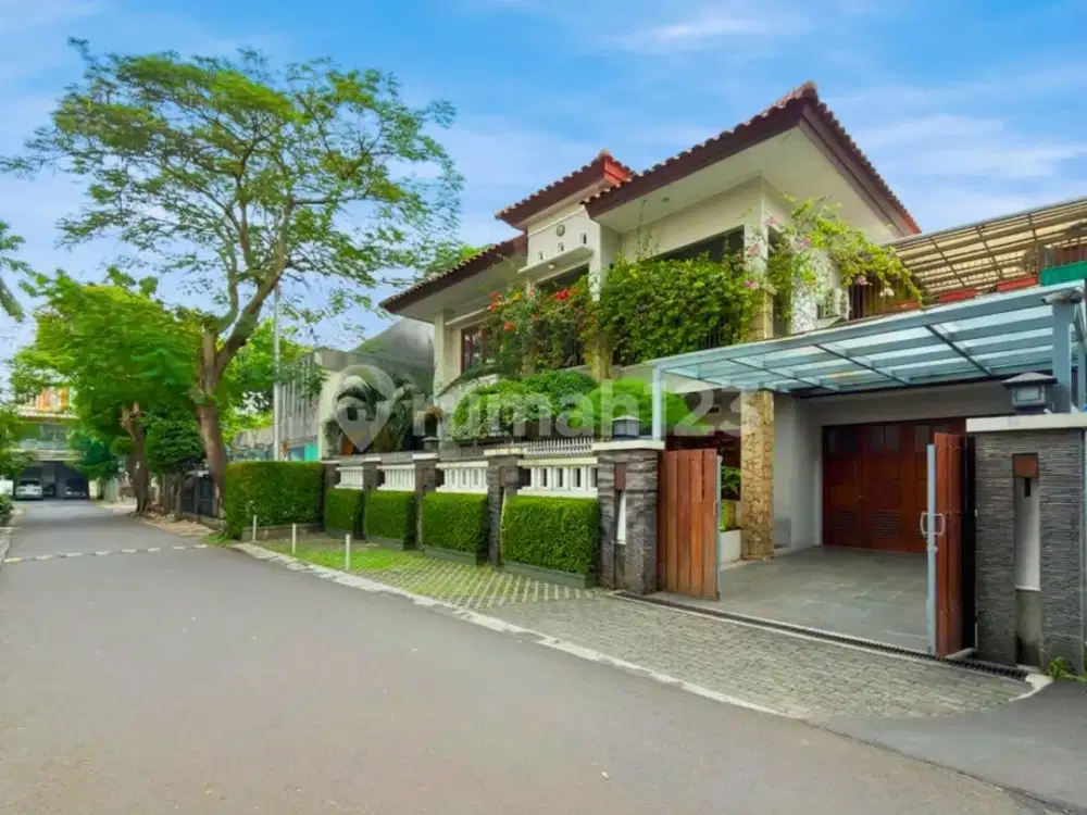 Rumah Mewah di Area Premium Tebet Barat, Akses Lebar