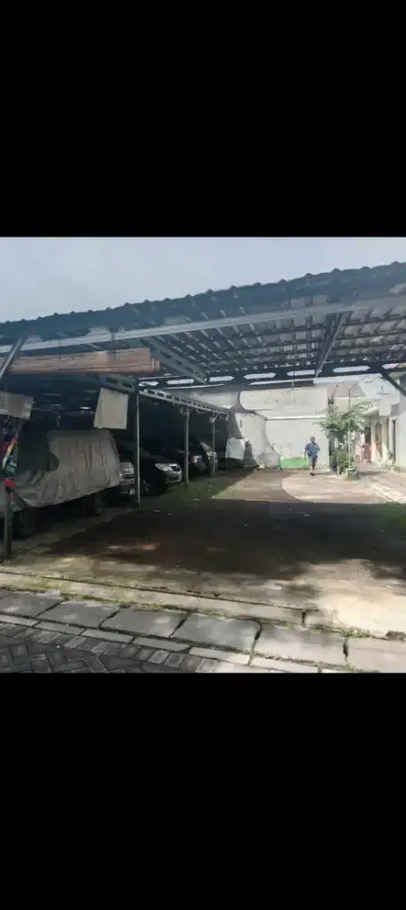 Jasa lahan parkir mobil disewakan bulanan area rungkut lor