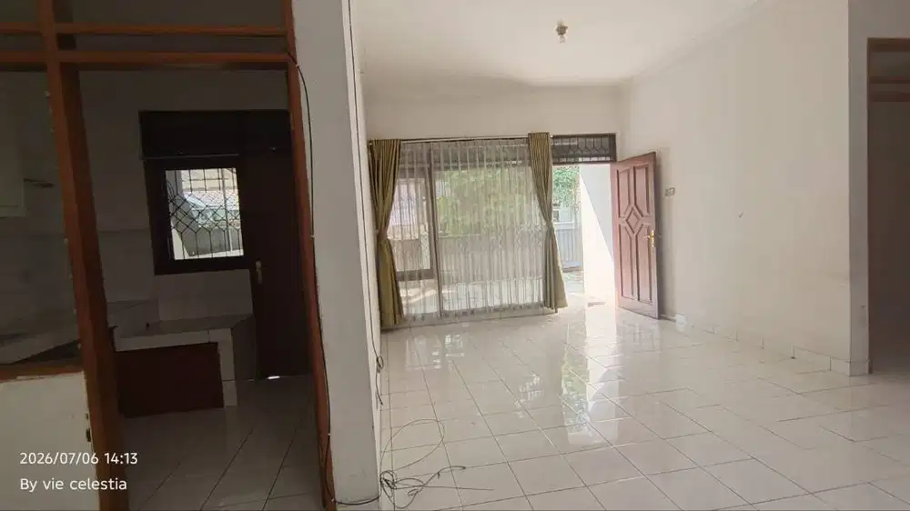 Disewakan Rumah Asri Fasilitas Komplek Lengkap di Cluster Batununggal