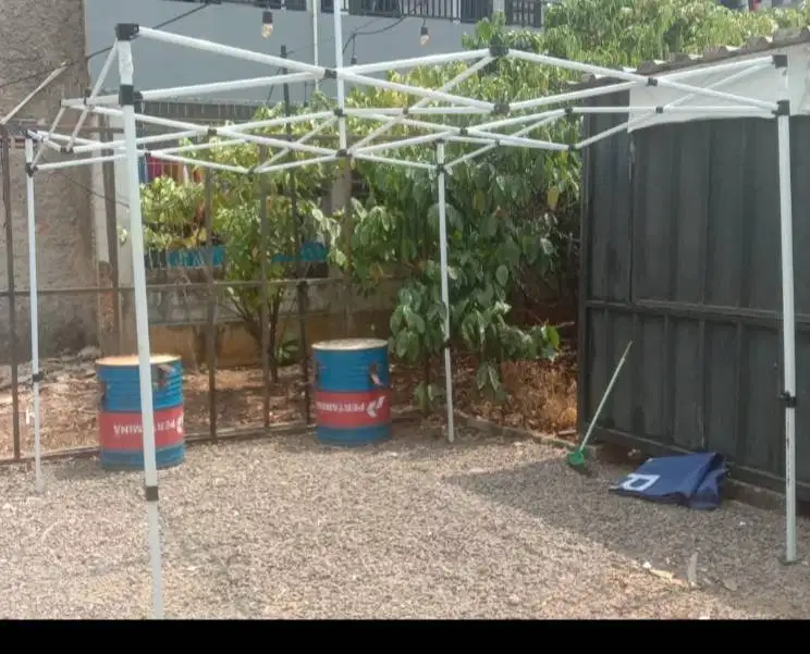 Kerangka tiang tenda