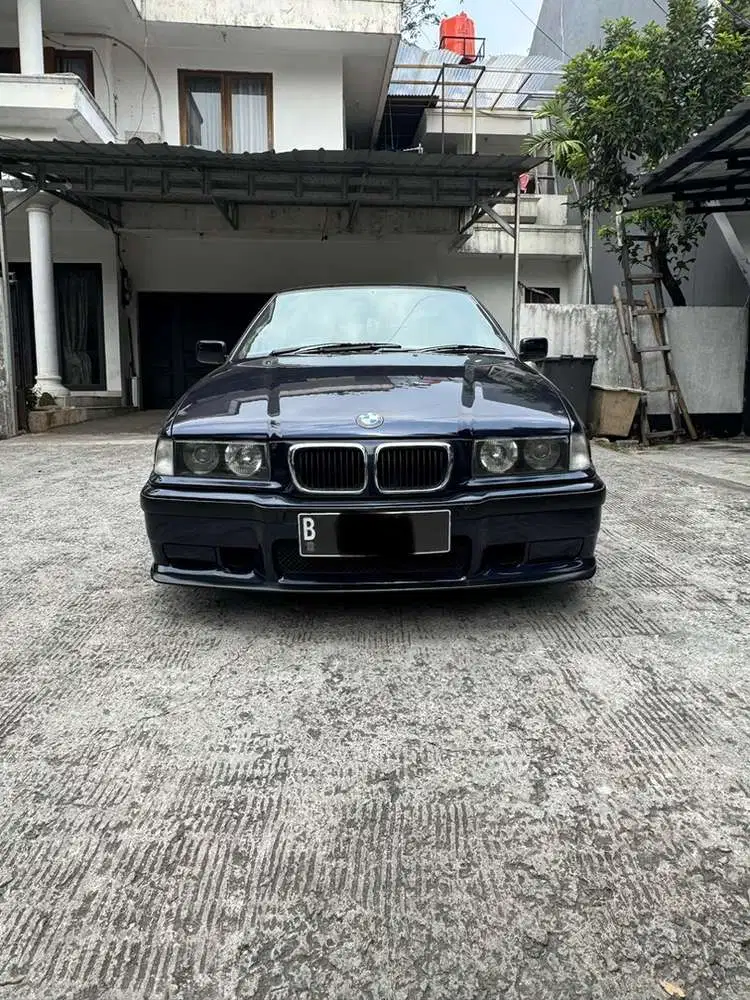 BMW 323i 1999 Bensin