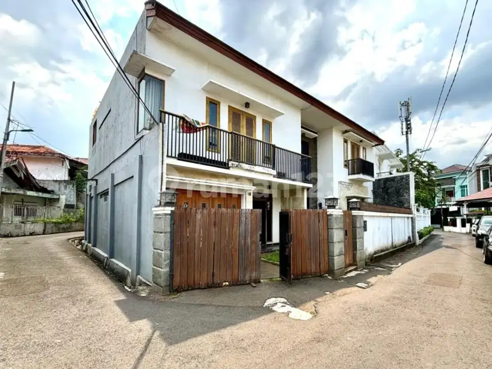 Best Deal Tebet Barat! Akses 2 Mobil 220 M2, Siap Huni