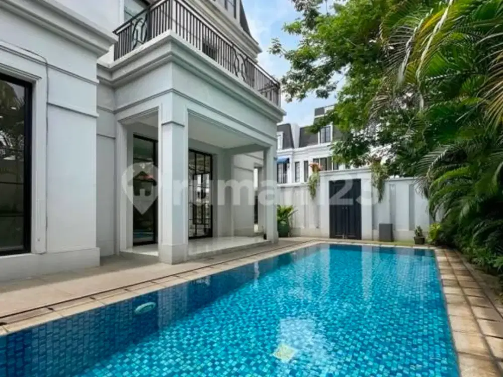 Rumah Dalam Townhouse Premium Kemang, French Classic Design