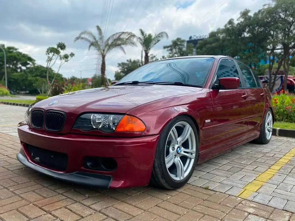 BMW 318i 2000 Bensin