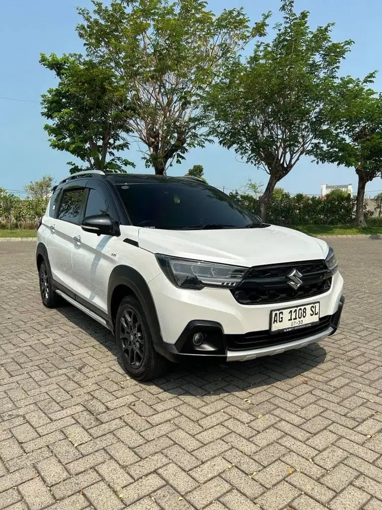 SUZUKI XL7 ALPHA HYBRID AT 2025