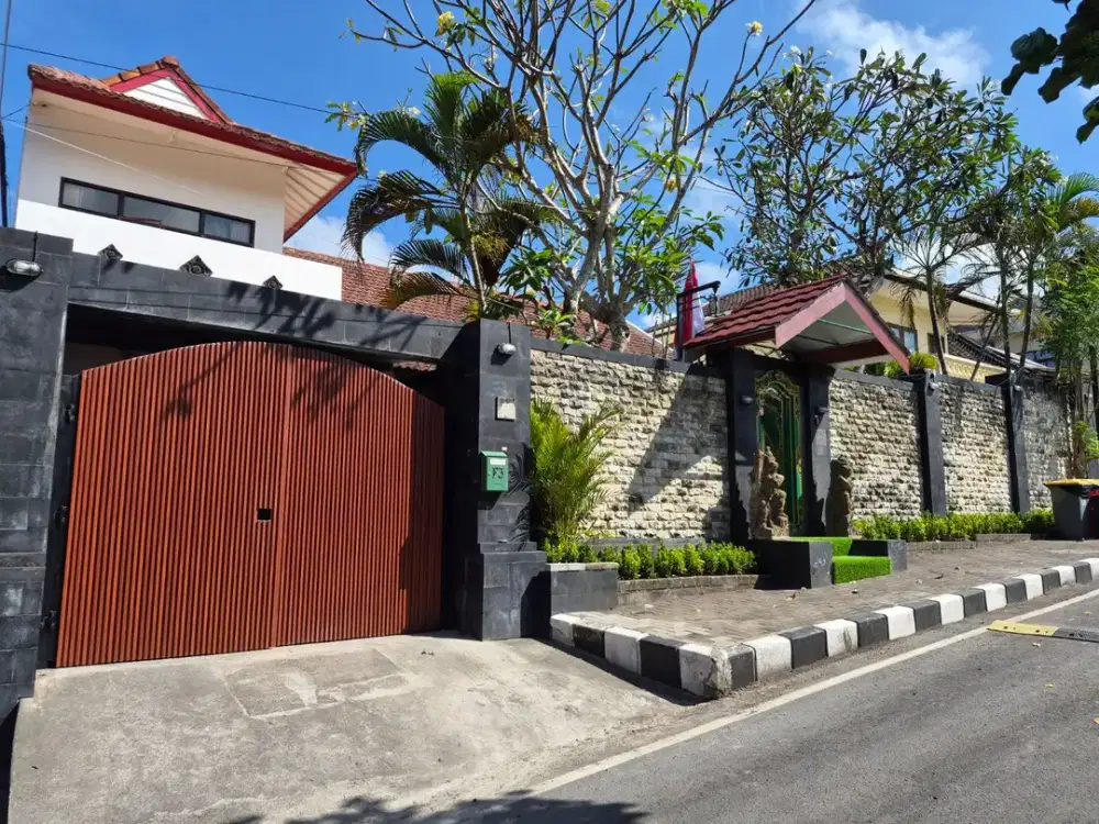 RUMAH MODERN FULL JATI DEKAT AKSES TOL NUSA DUA