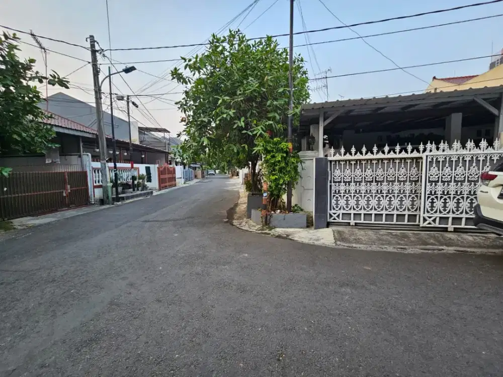 DIJUAL MURAH! Rumah Asri & Luas Posisi Hoek di Pulo Gebang Permai, Jakarta Timur