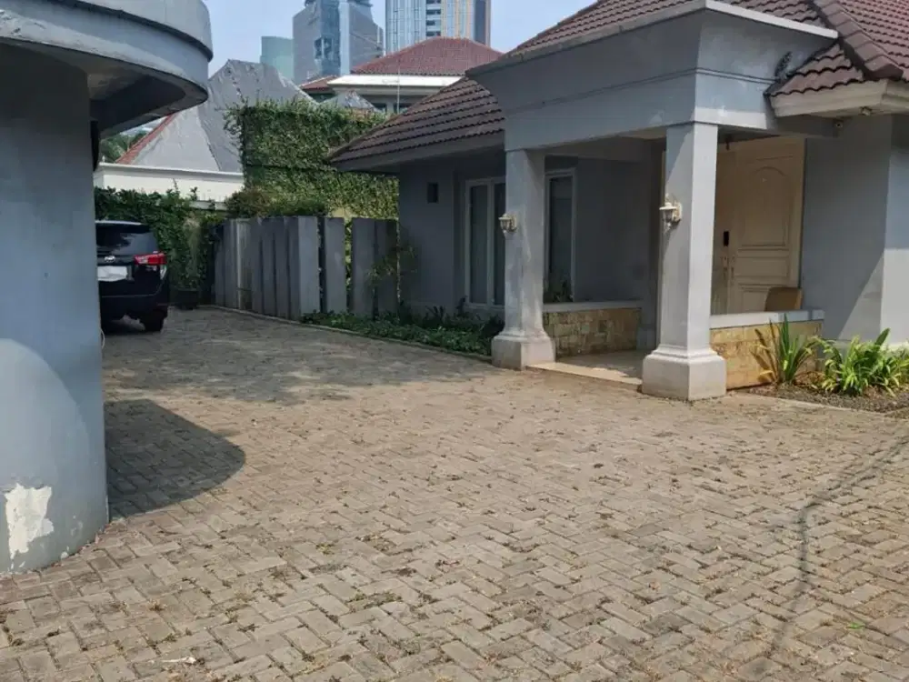 Disewakan Rumah siap hunian di menteng LB 650 M² LT 780 M²